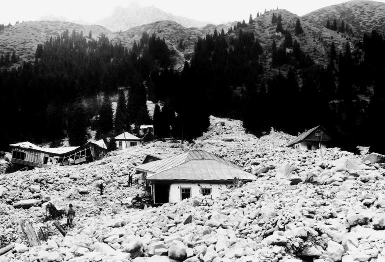 Разрушенный селем 1979 г. альпинистский лагерь в Среднем Талгаре