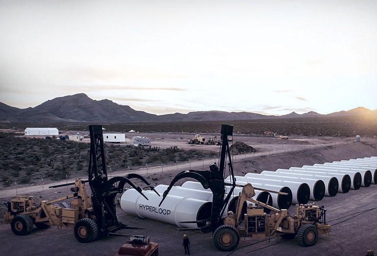 Монтаж линии Hyperloop в пустыне Невада, США